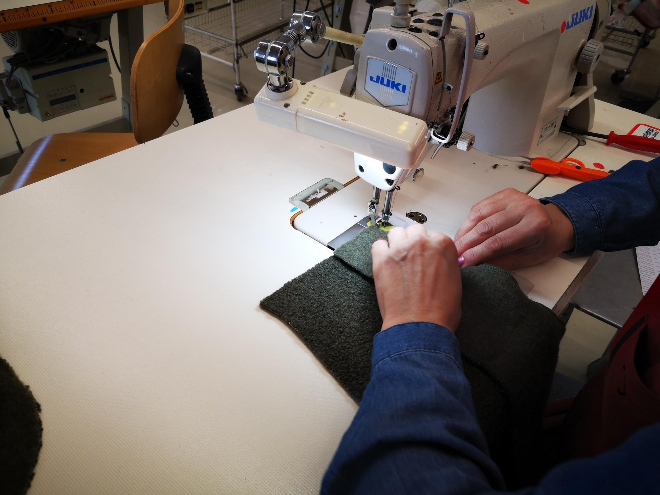 Sewing machine feet, Automotive design, Table, Hand, Tailor, Dressmaker, Desk