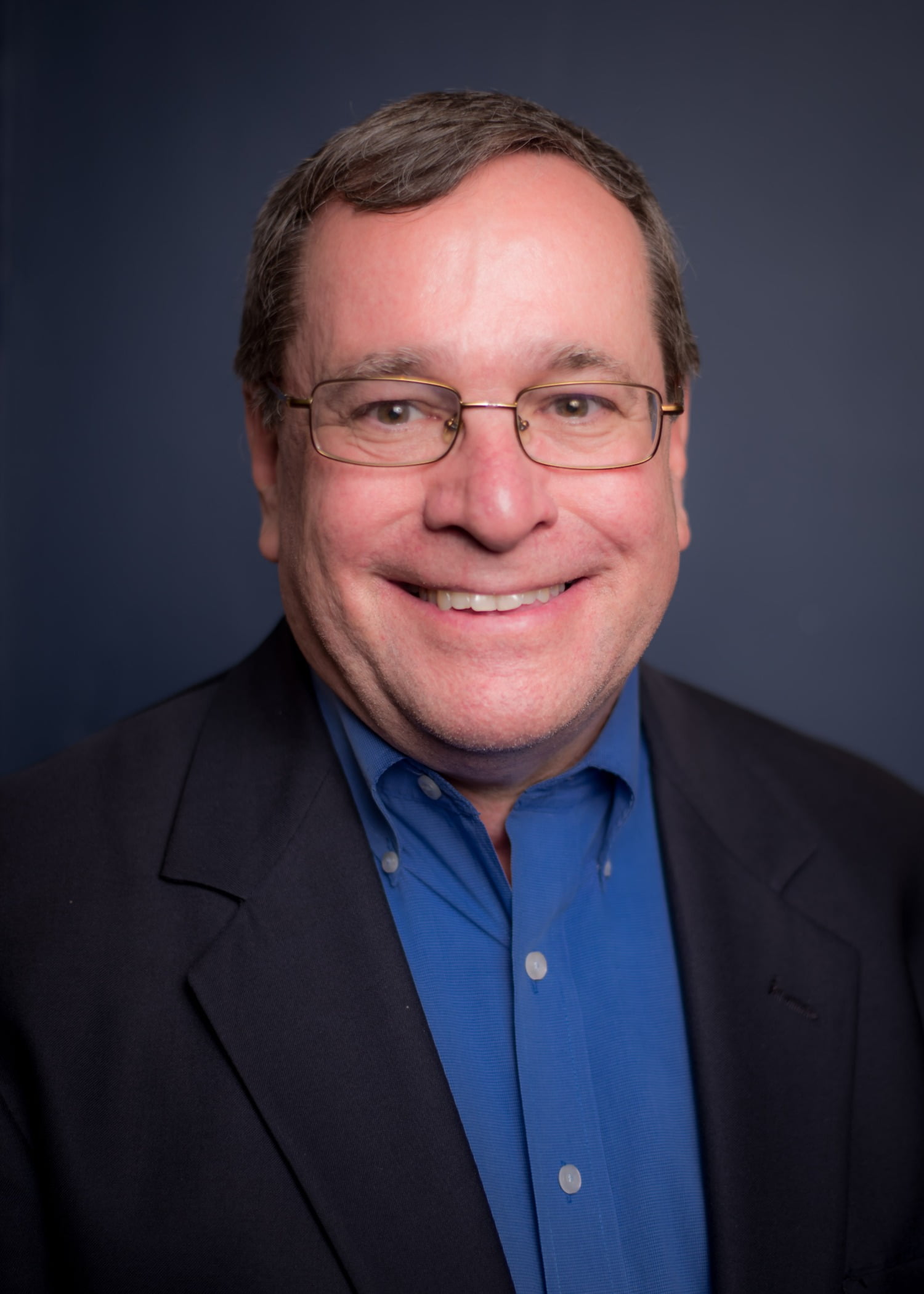 Vision care, Dress shirt, Forehead, Glasses, Smile, Chin, Sleeve, Collar