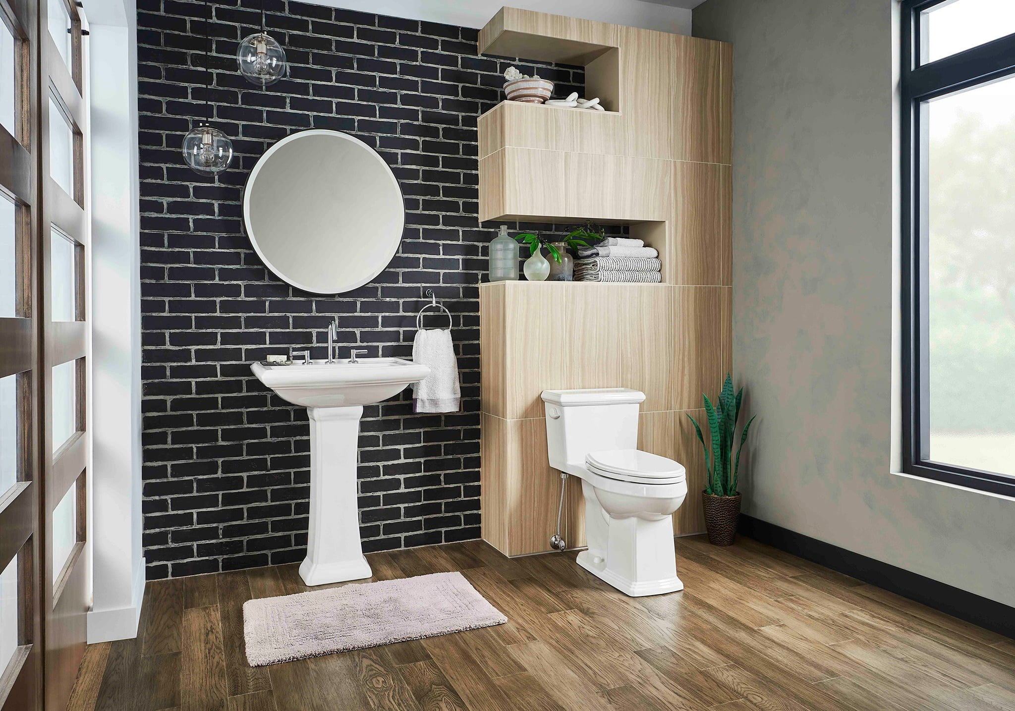Plumbing fixture, Interior design, Property, Building, Mirror, Wood, Bathroom, Window, Toilet