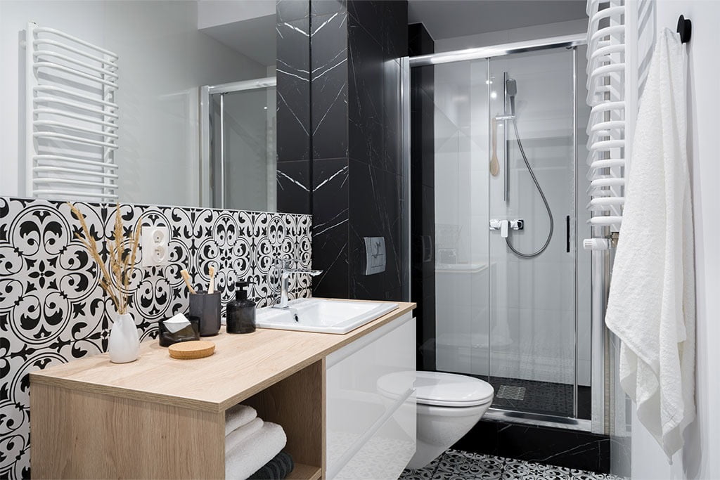 Plumbing fixture, Shower door, Bathroom sink, Mirror, Tap, Property, Photograph, Building, White