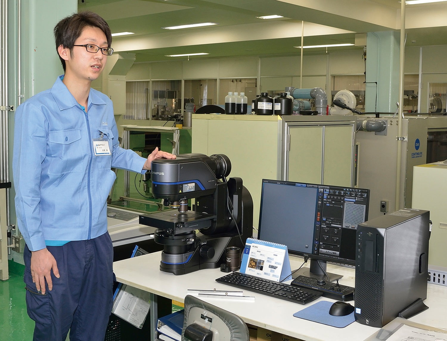 Takashi Yoshioka, Think Lab team member, uses the DSX1000