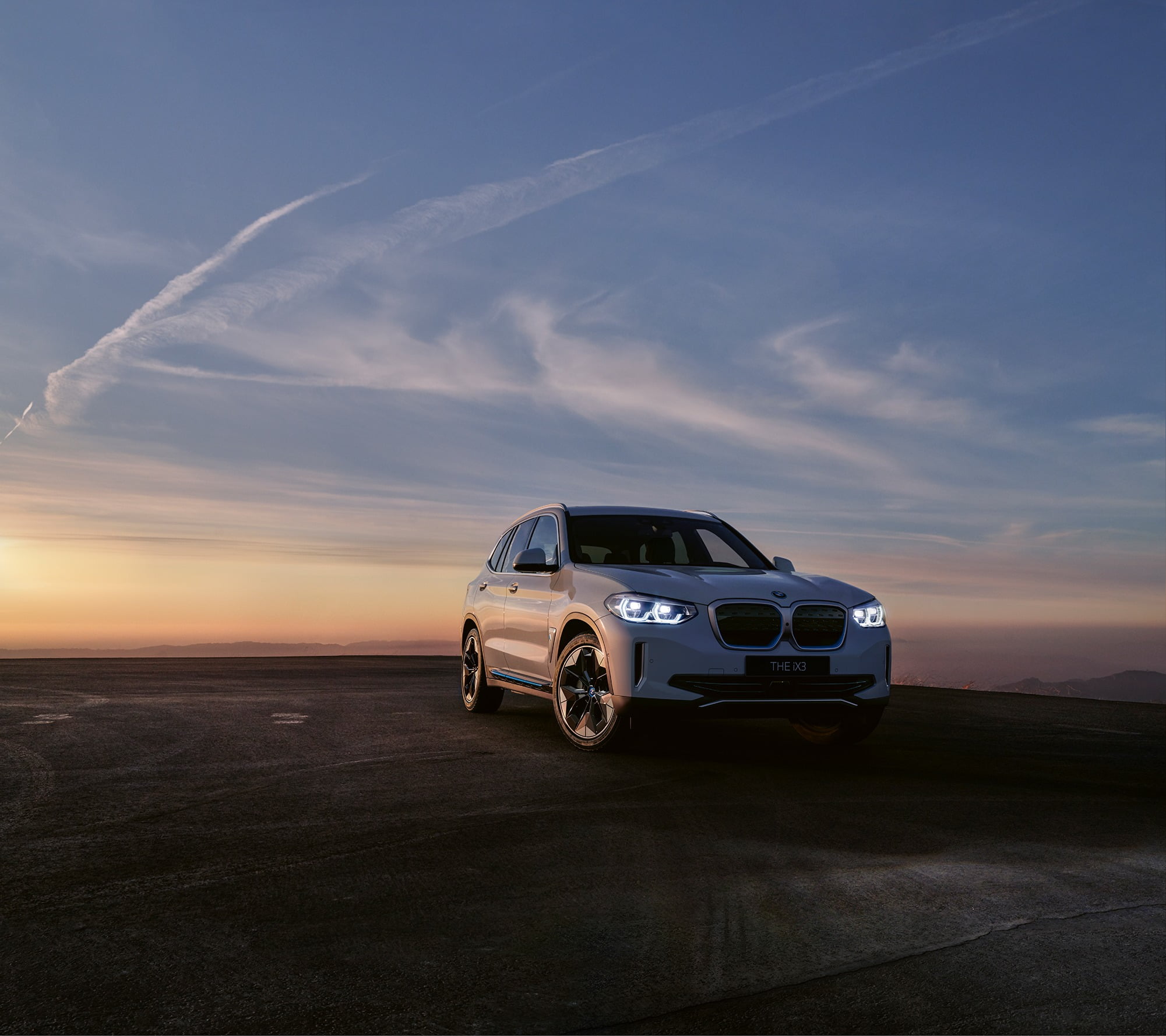 Auto part, Automotive lighting, Alloy wheel, Fender, Car, Hood, Grille, Rim