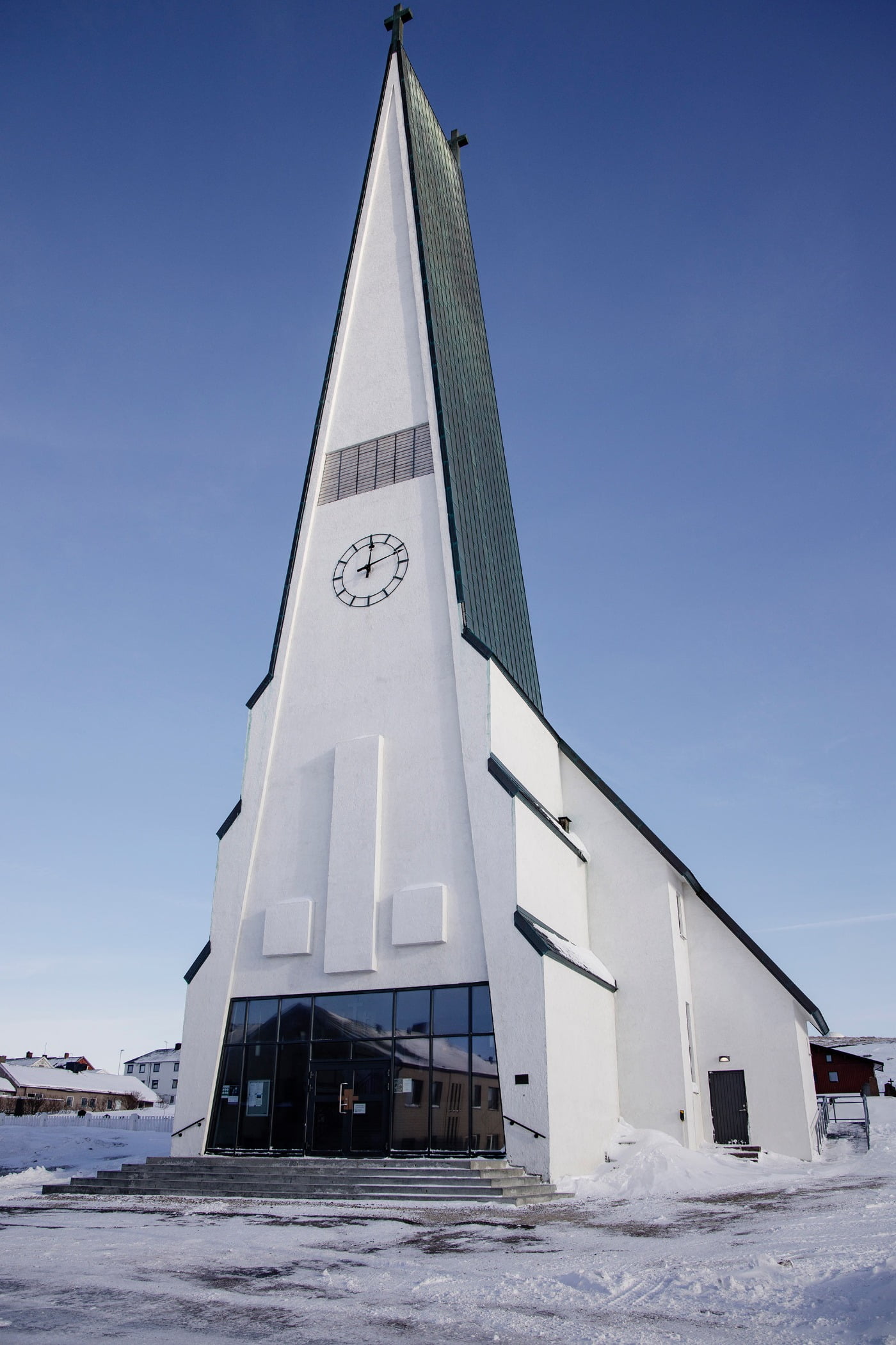 Naval architecture, Sky, Tower, Triangle, Snow, Mast
