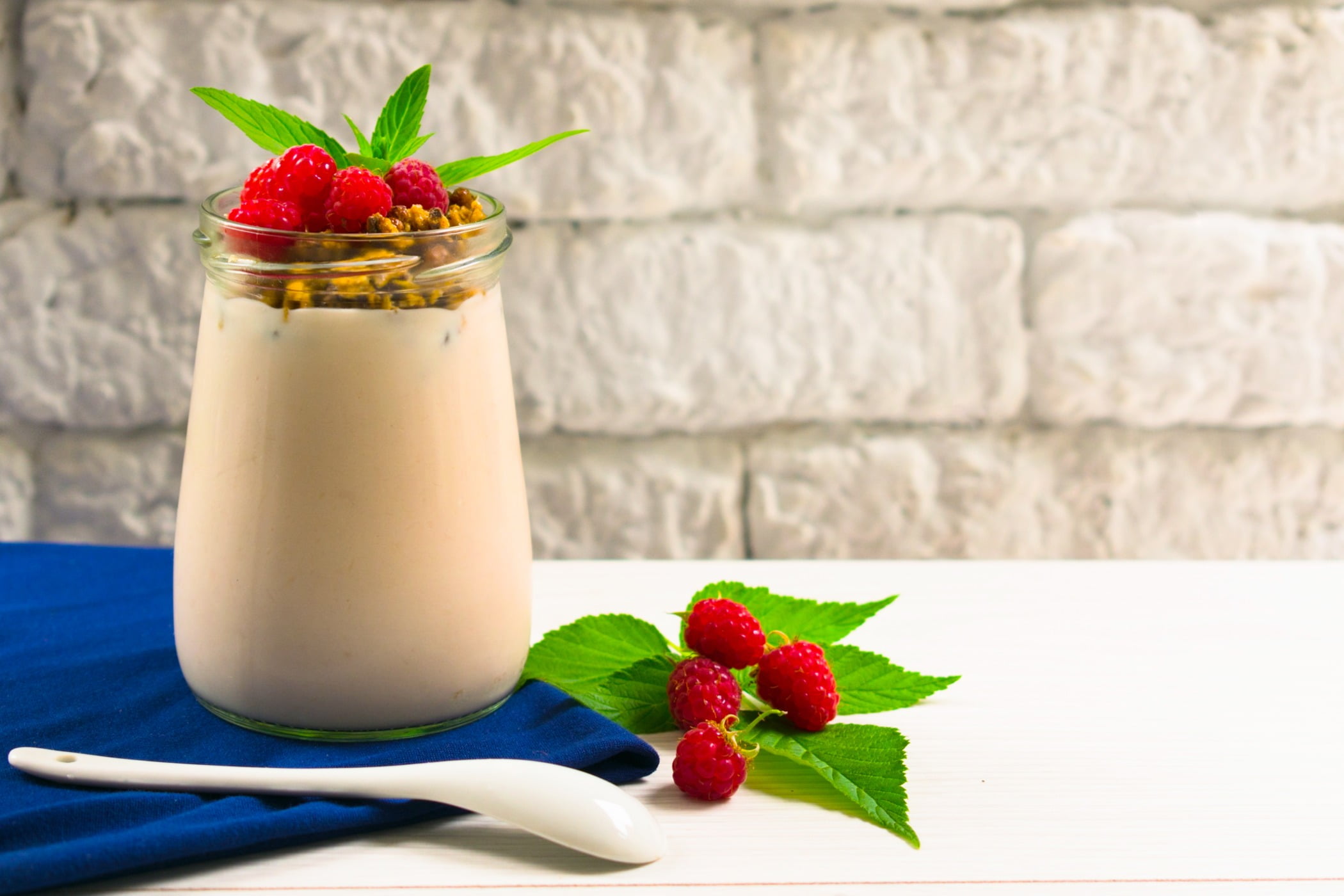 Natural foods, Food, Fruit, Tableware, Ingredient, Recipe, Strawberry, Strawberries