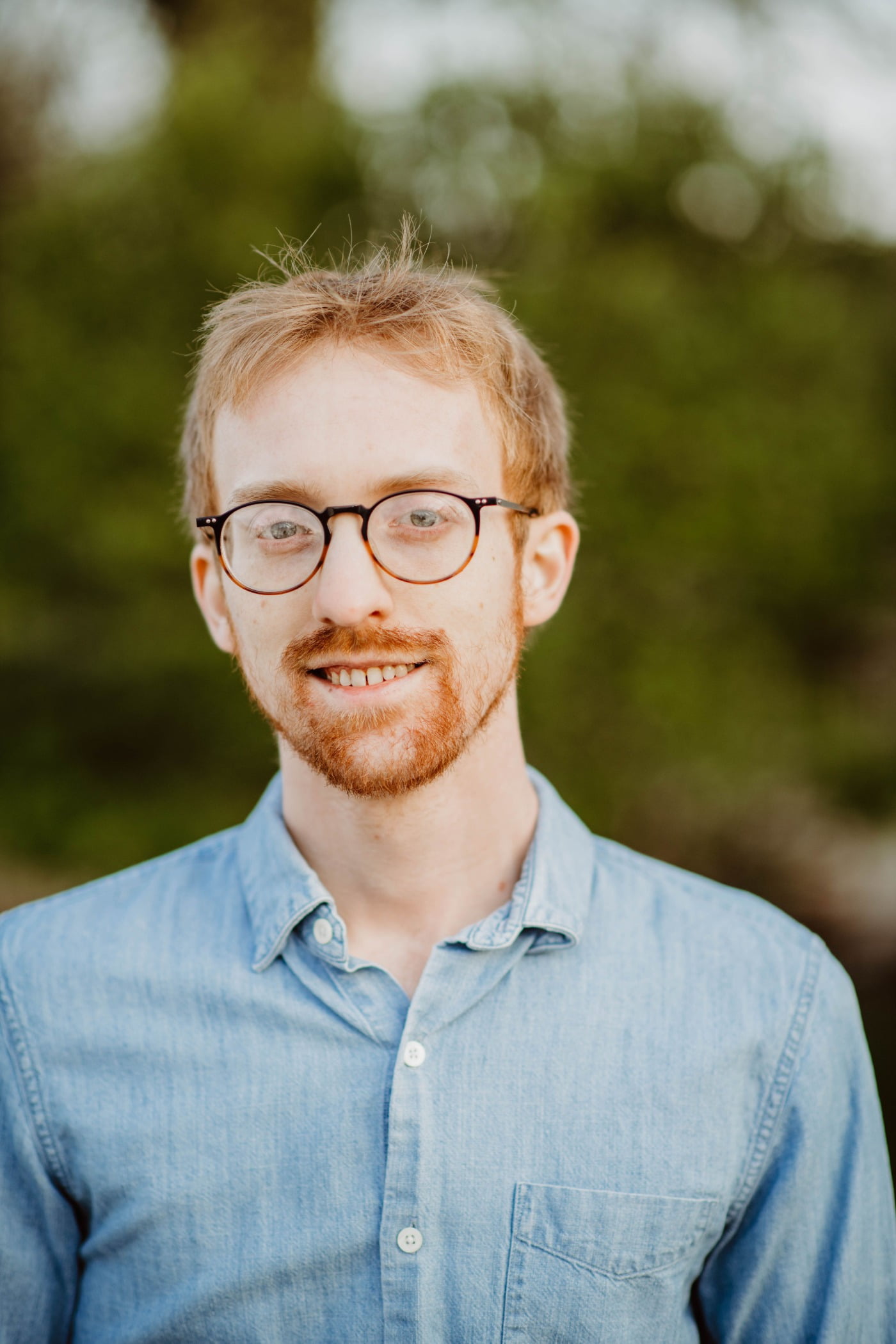 Vision care, Dress shirt, Flash photography, Clothing, Forehead, Glasses, Hair, Smile, Eyebrow