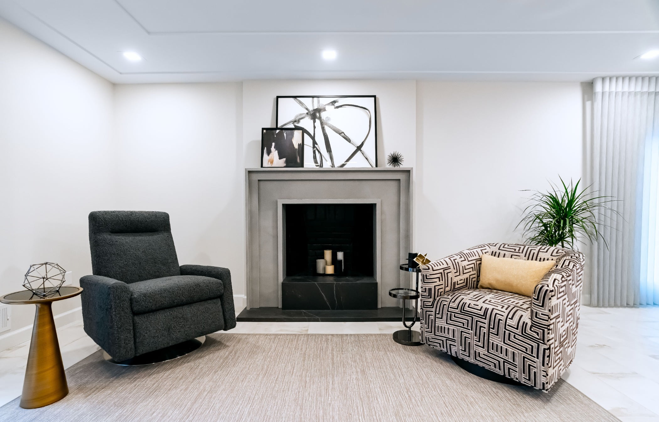 Interior design, Living room, Plant, Comfort, Wood, Lighting, Flooring, Grey, Floor, Rectangle