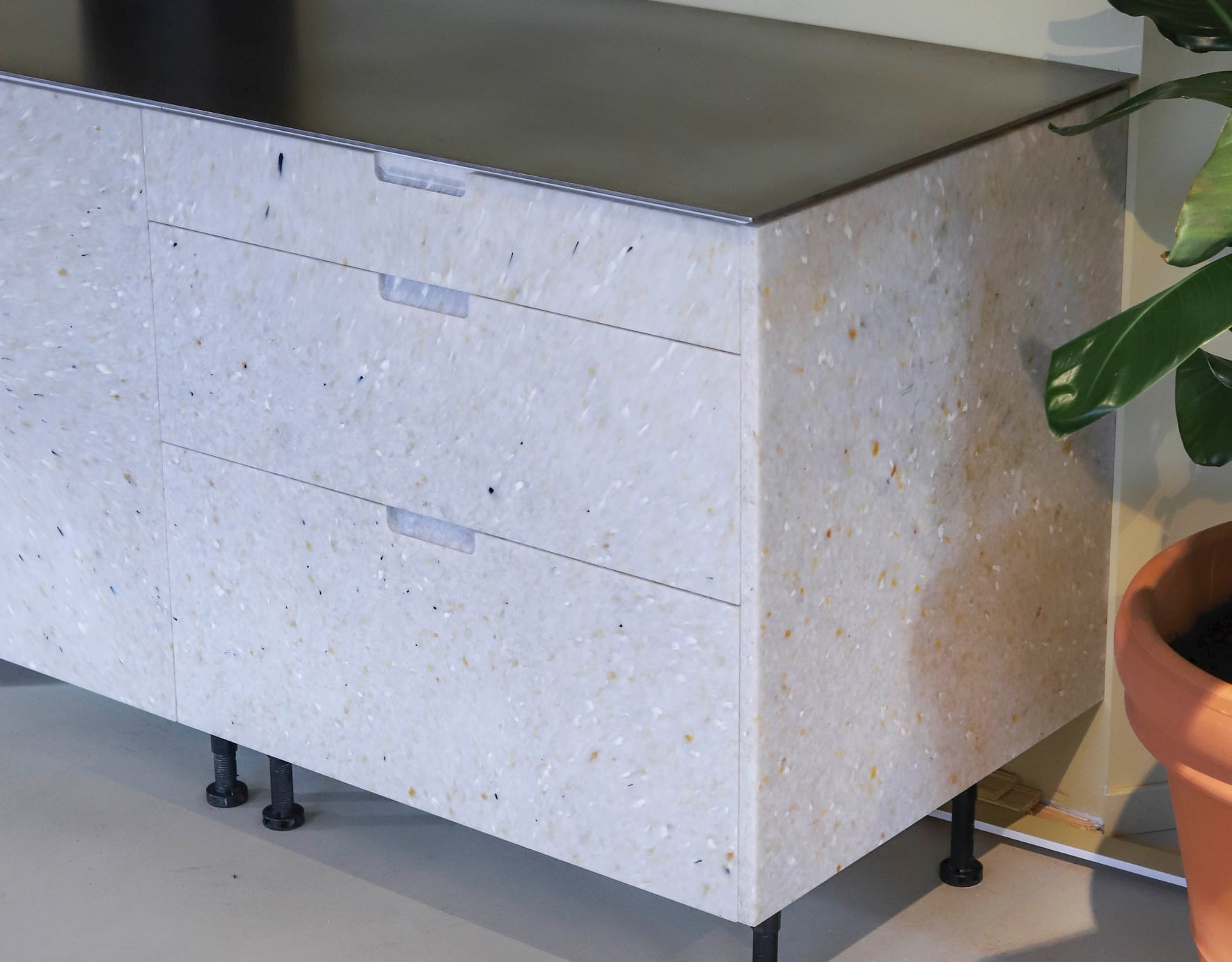Cabinetry, Table, Plant, Drawer, Wood, Countertop, Rectangle, Houseplant, Floor