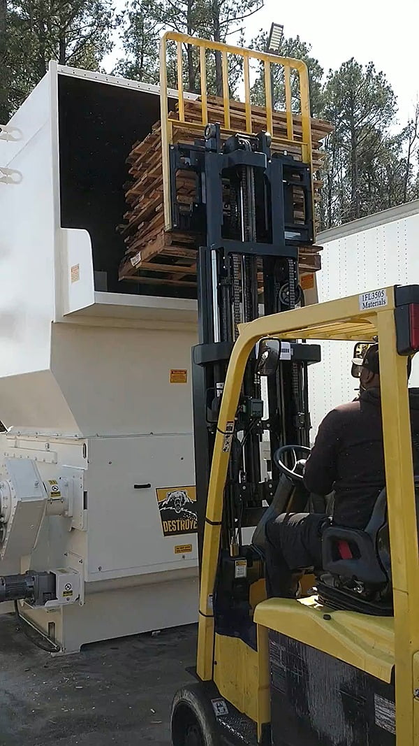 Motor vehicle, Automotive tire, Yellow, Asphalt