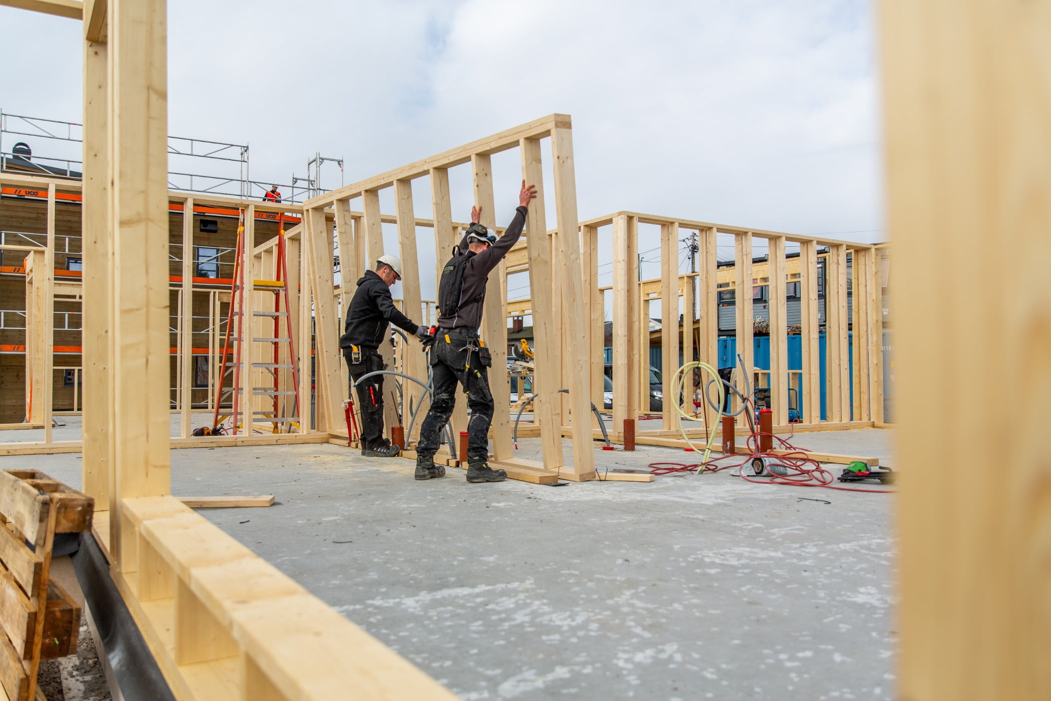 Composite material, Sky, Tradesman, Wood, Cloud, Floor, Leisure