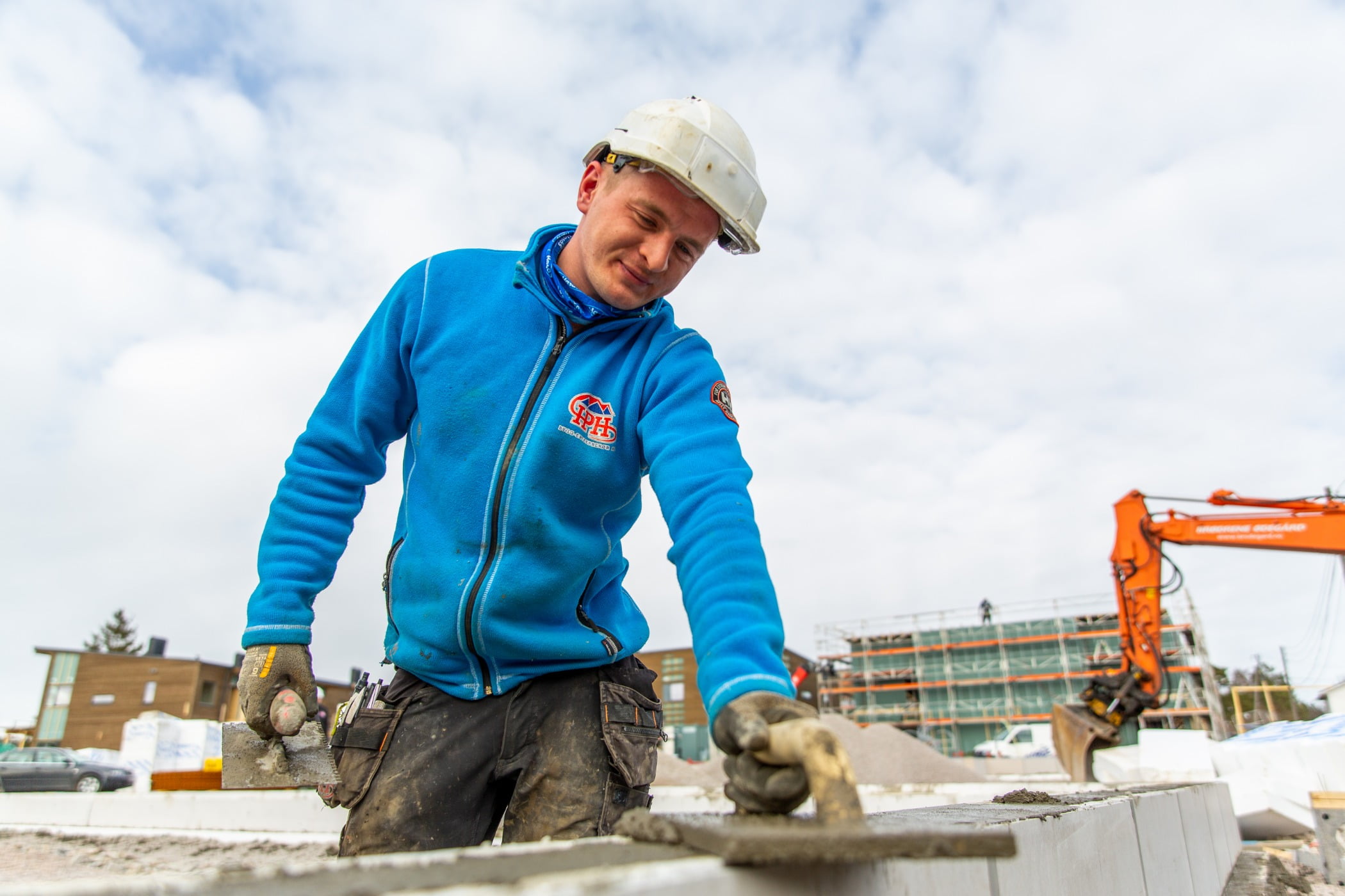 Construction worker, Sky, Cloud, Workwear, Headgear, Snow