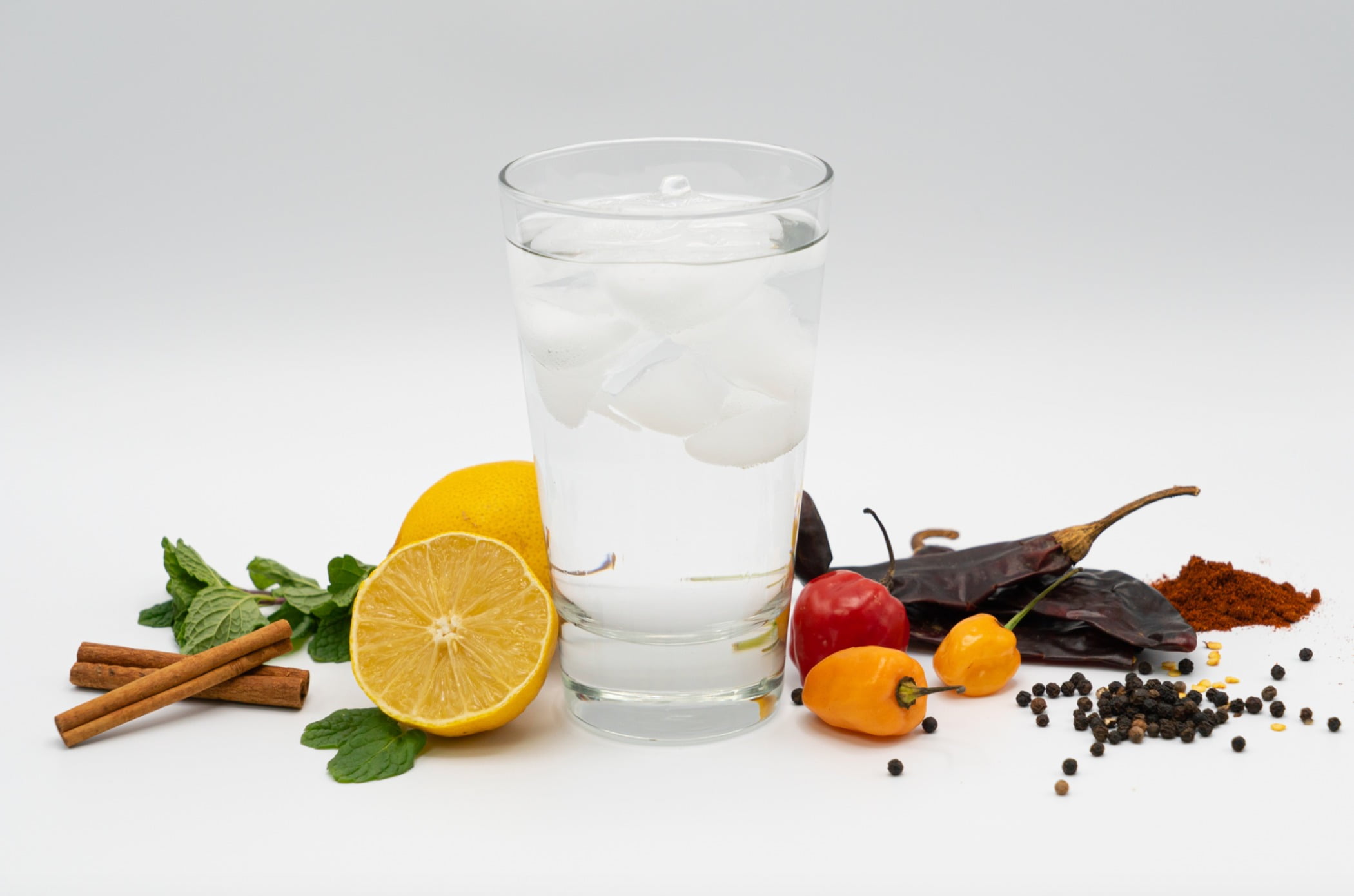 Drinkware, Drink, Tableware, Glass, Produce, Ingredient, Lemon, Citrus, Fruit, Liquid